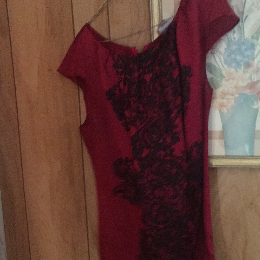 Red and black print Top. Worthington Top 2X